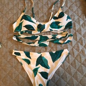 Cupshe leaf wrap bikini